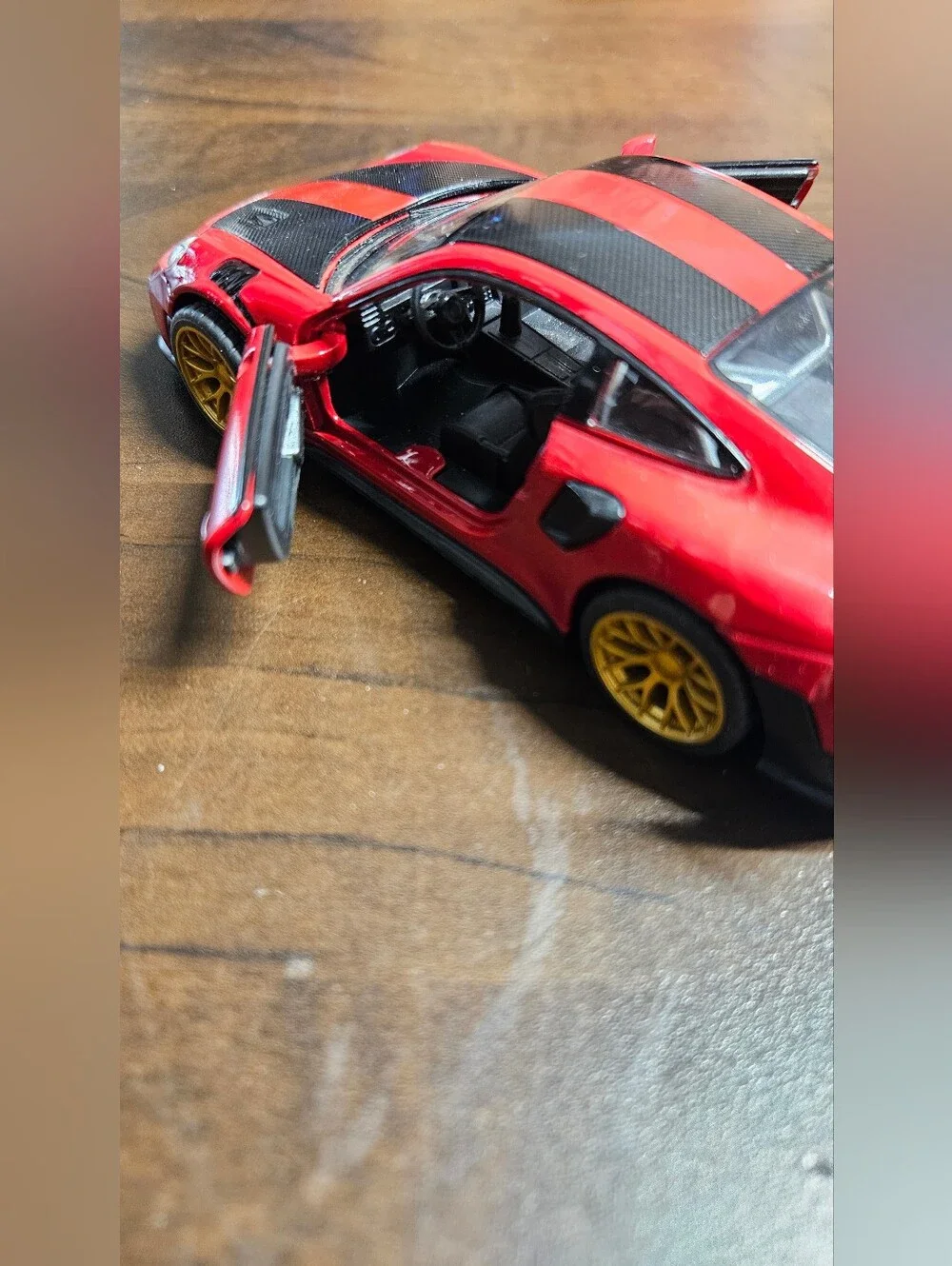 MSZ 1:32 scale Porsche 911 GT3 RS Weissach Package diecast model car.